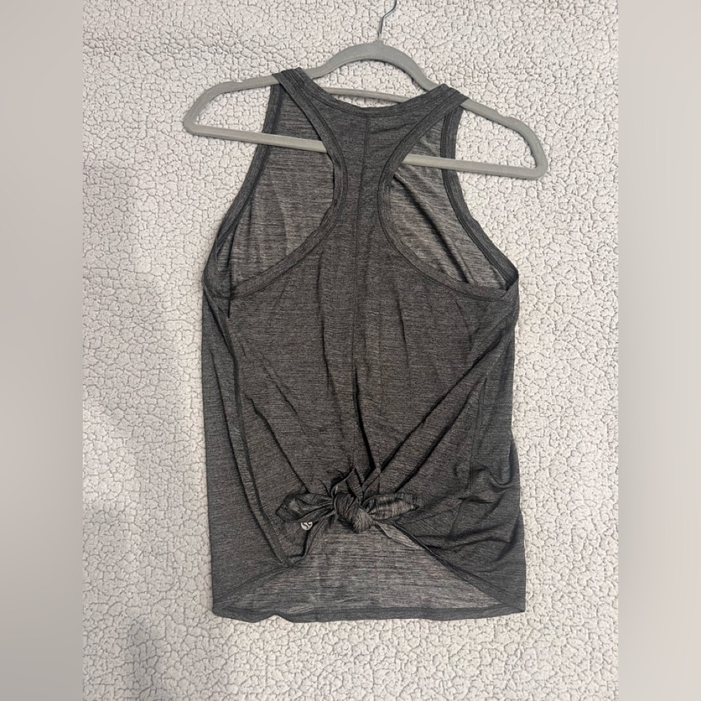 Lululemon tie back tank.